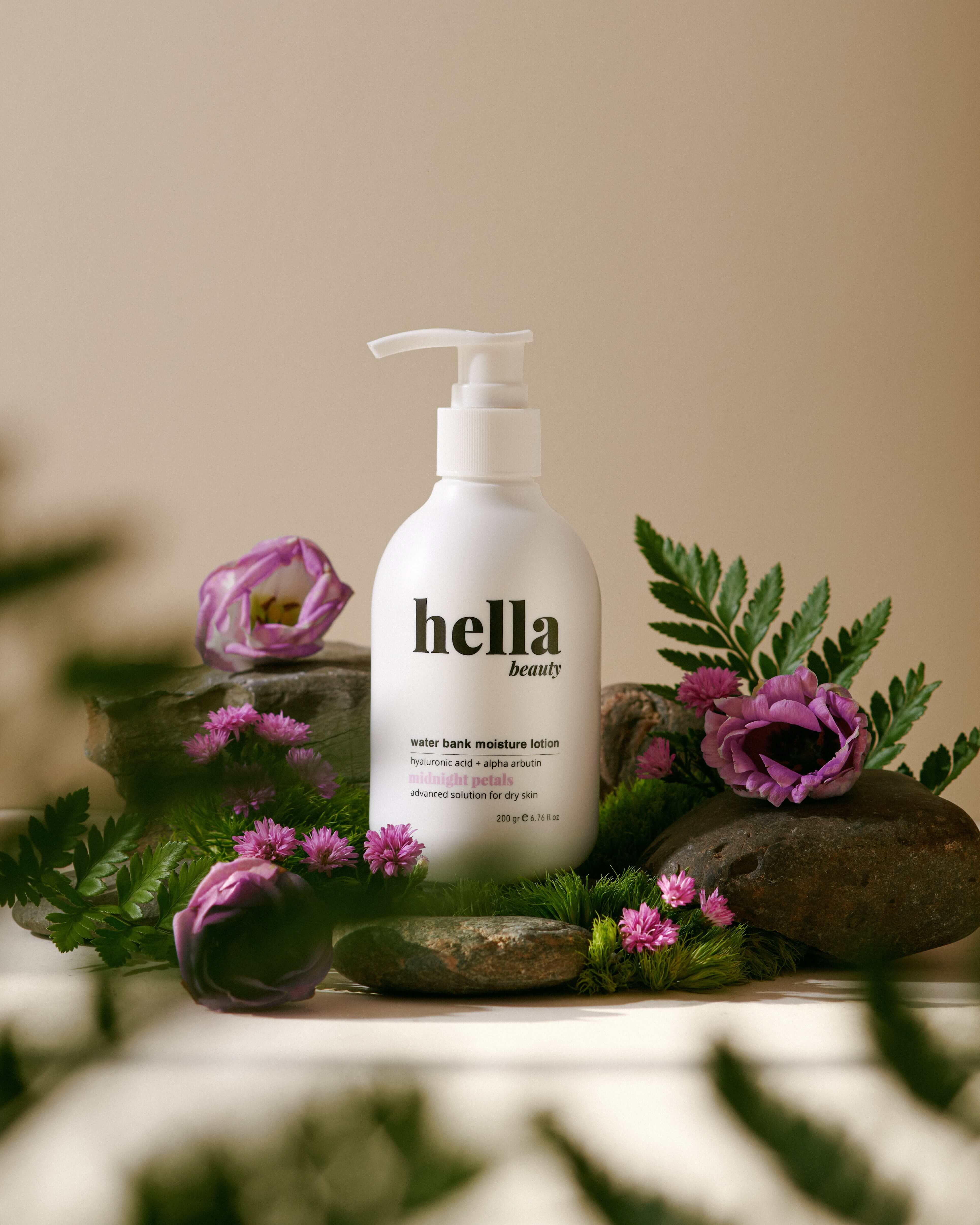 Kem Body trắng da Alpha Arbutin Midnight Petal Hella Beauty 200g